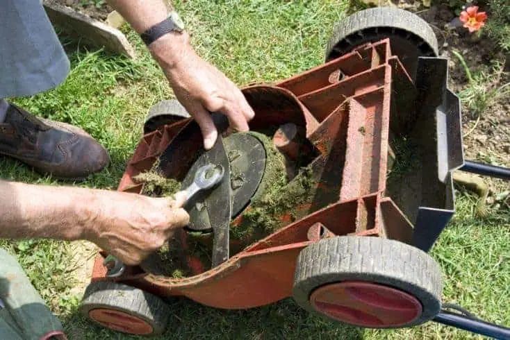 Frequently Asked Questions About When To Replace Blades On a Lawnmower