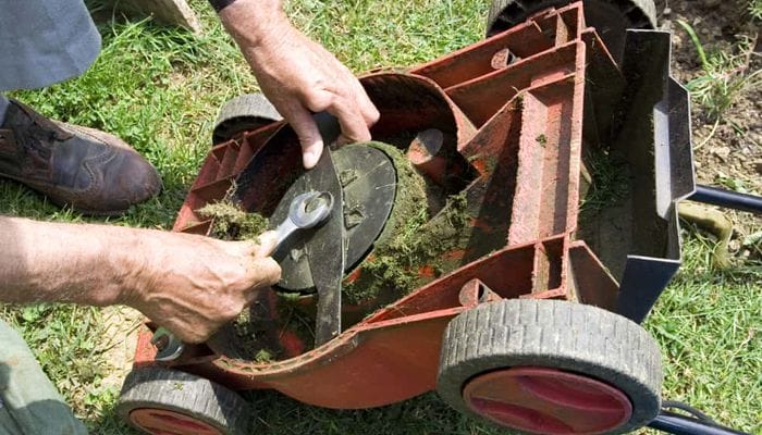 Lawn mower blade online loose