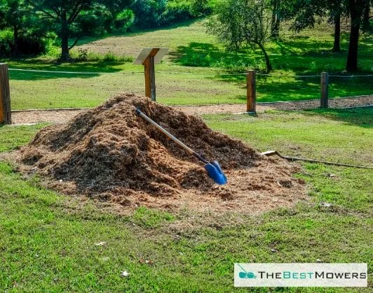 The Benefits Of Mulching Your Lawn