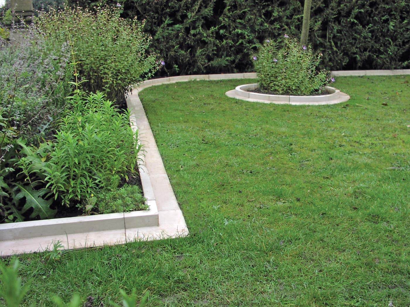 Best Lawn Edging Ideas UK Find Your Inspiration Here!