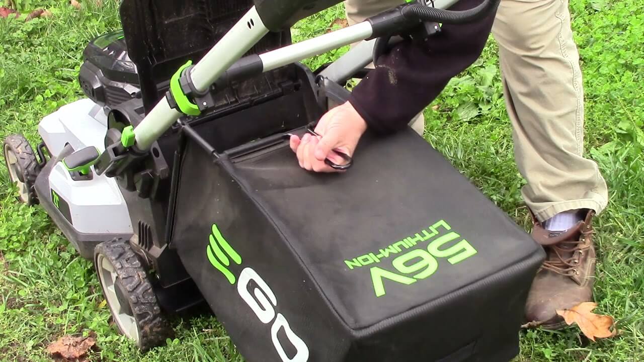 How To Know When Lawn Mower Bag Is Full? Some Useful Tips For You!